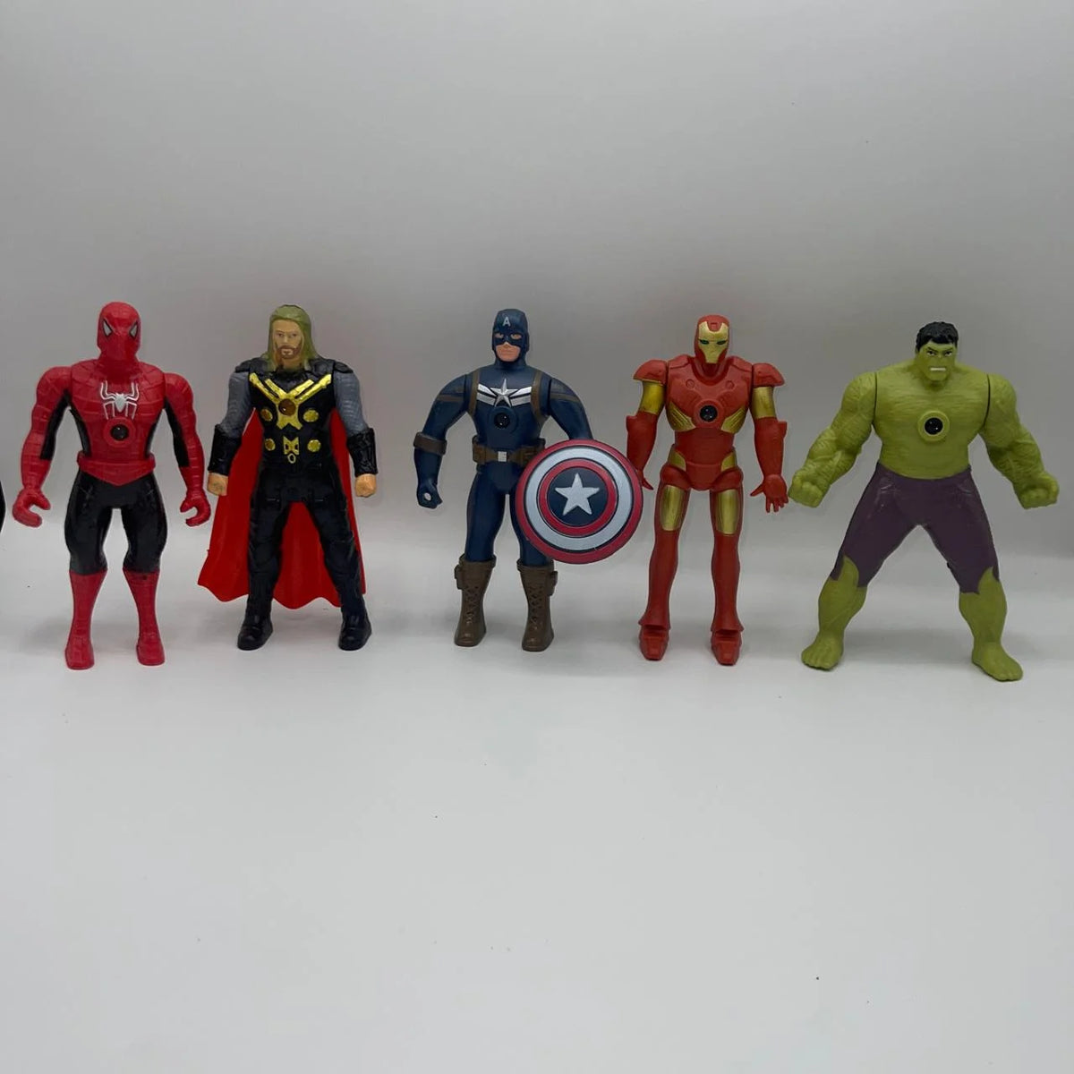 Avengers 5-Action Figures set with Projection Light – Toy-land-pk